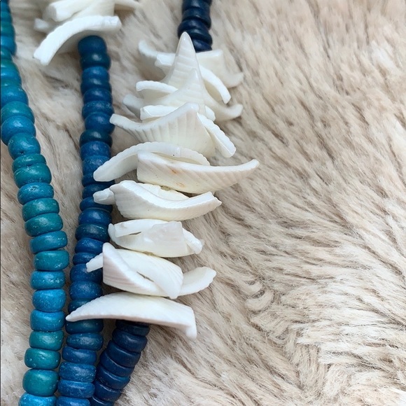 ESTATE Item Costume Necklace with shells - Picture 3 of 6